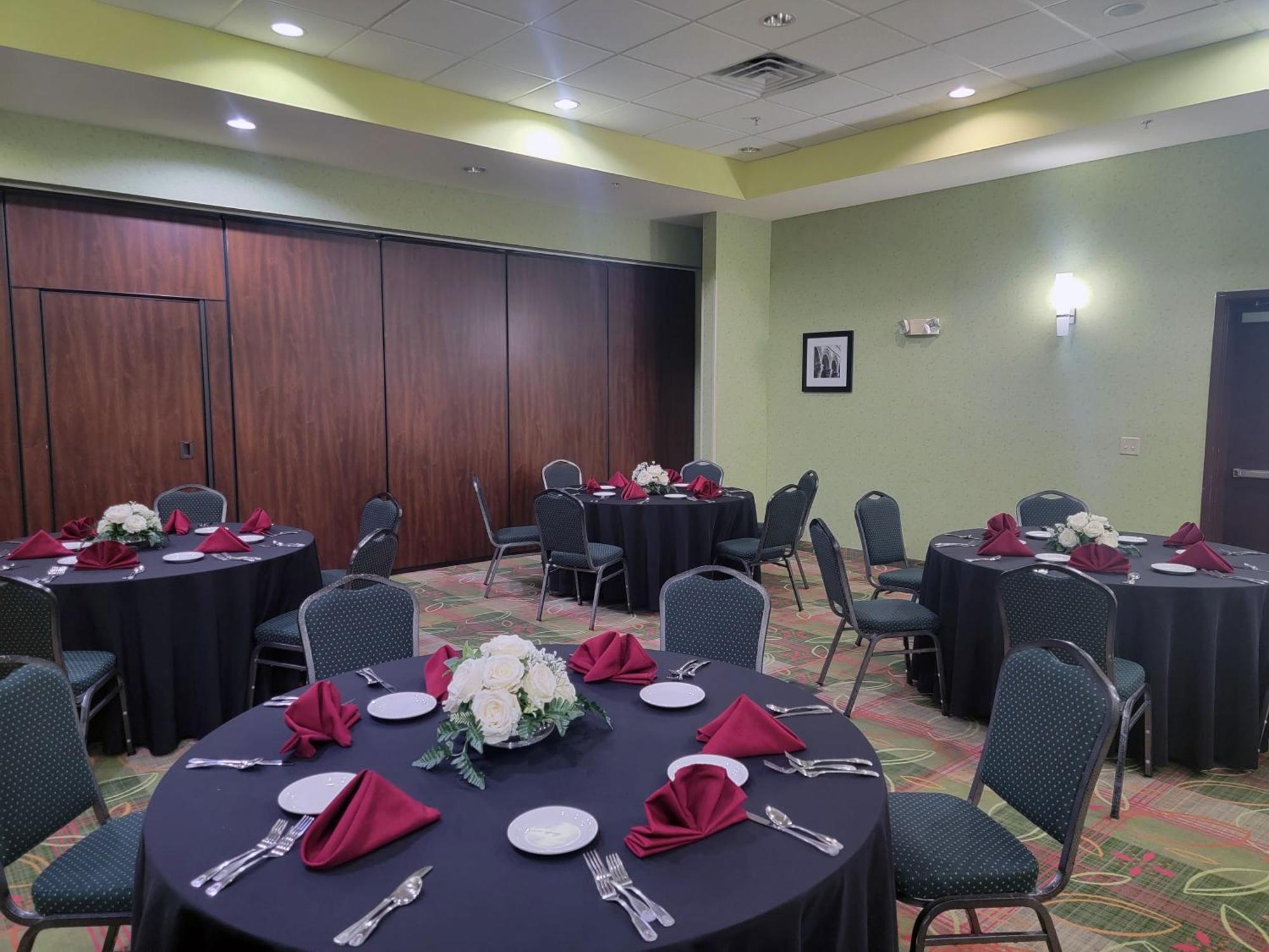 Holiday Inn Garland By Ihg Exterior photo