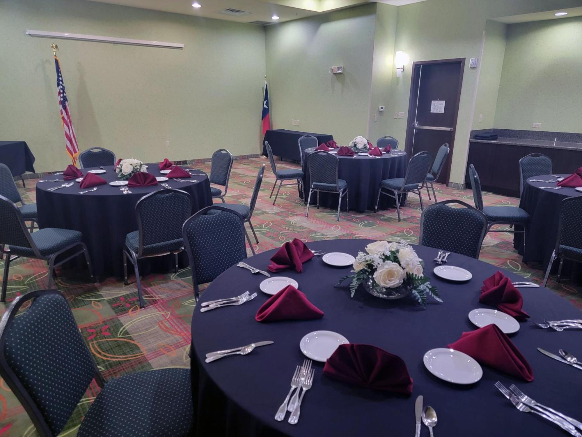 Holiday Inn Garland By Ihg Exterior photo