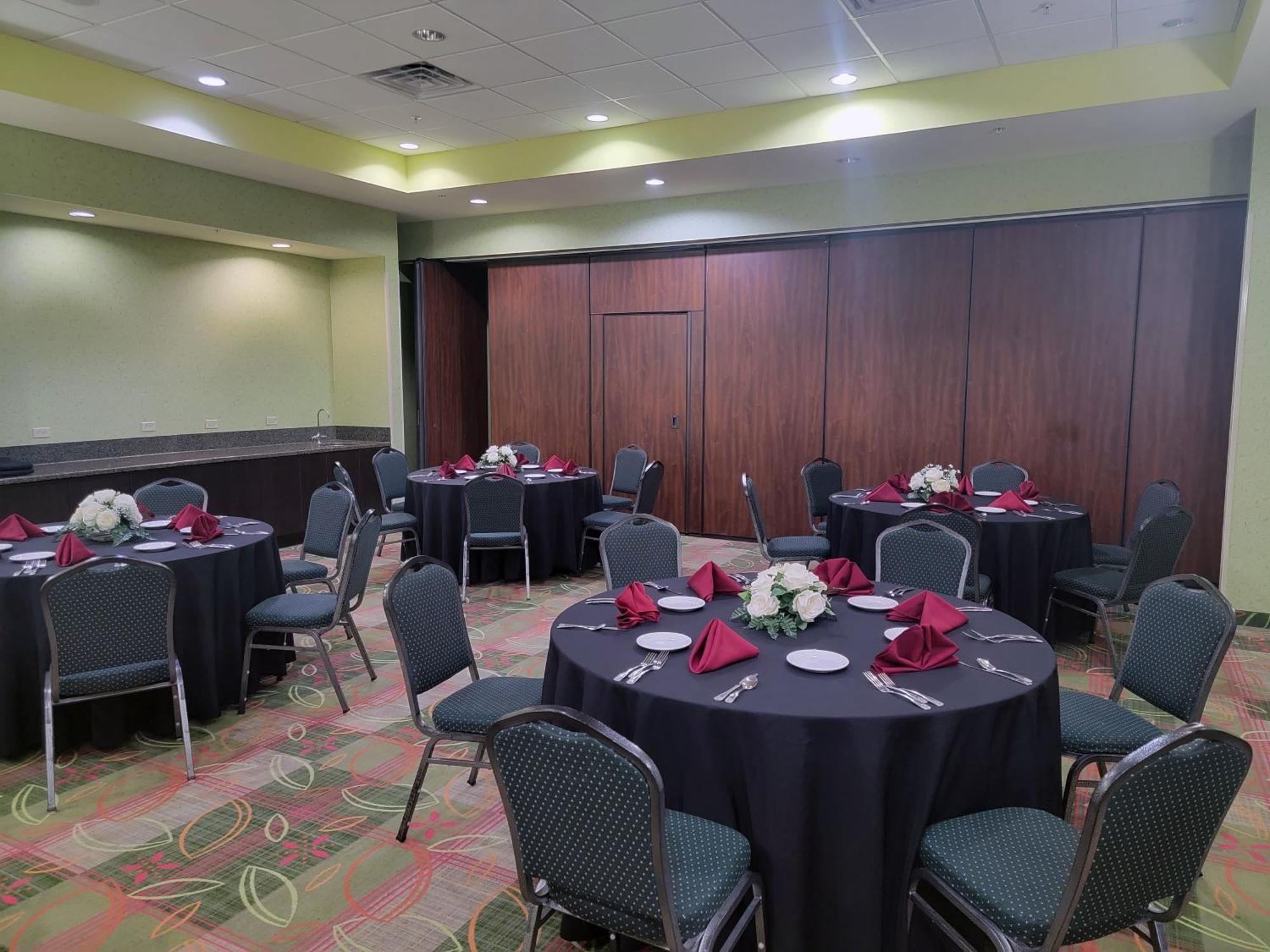 Holiday Inn Garland By Ihg Exterior photo