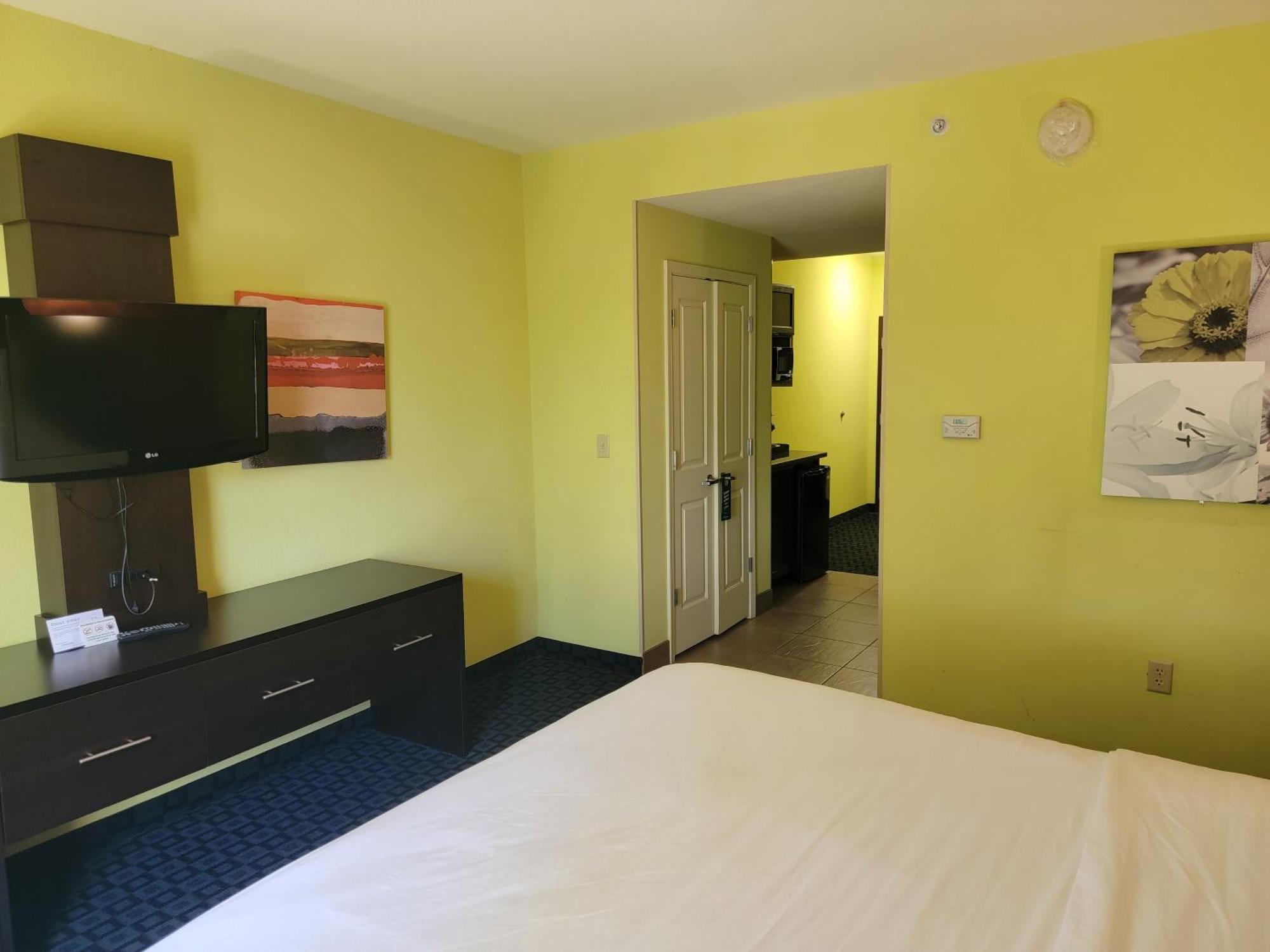 Holiday Inn Garland By Ihg Exterior photo