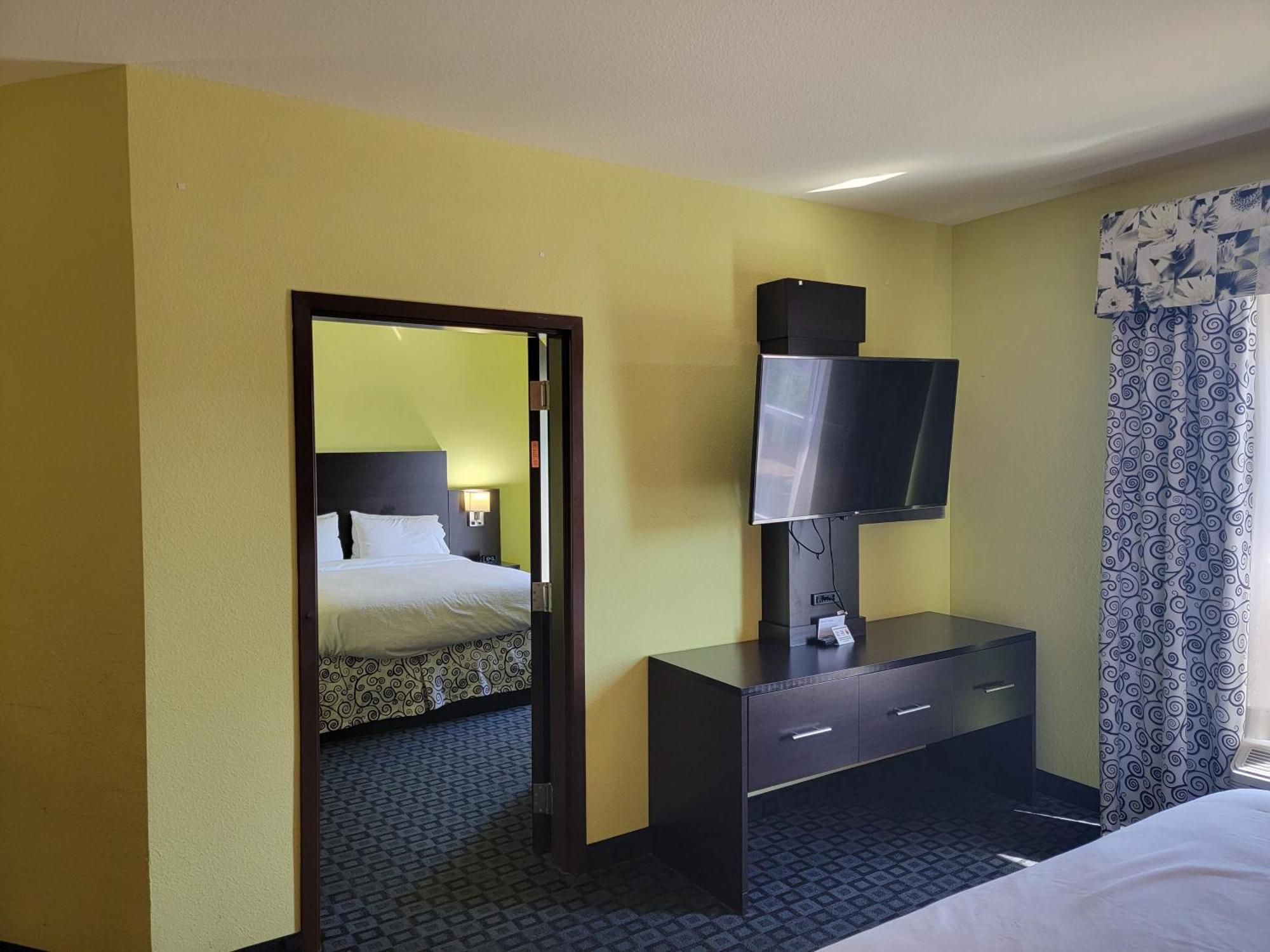 Holiday Inn Garland By Ihg Exterior photo