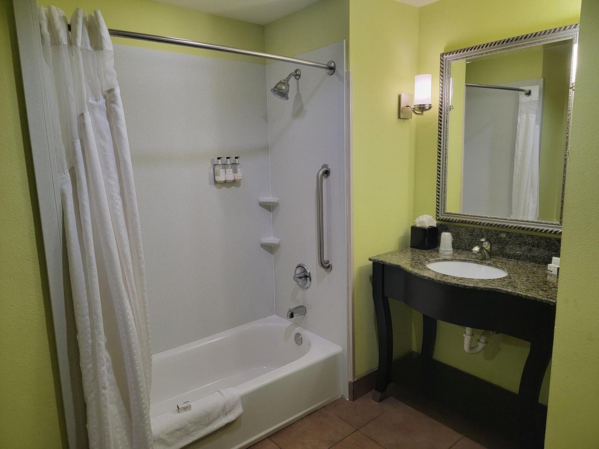 Holiday Inn Garland By Ihg Exterior photo